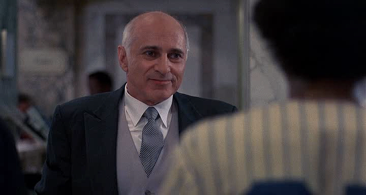 Миллионы Брюстера.1985.BDRip.[-=DoMiNo=-].avi_20171129_172200.990.png