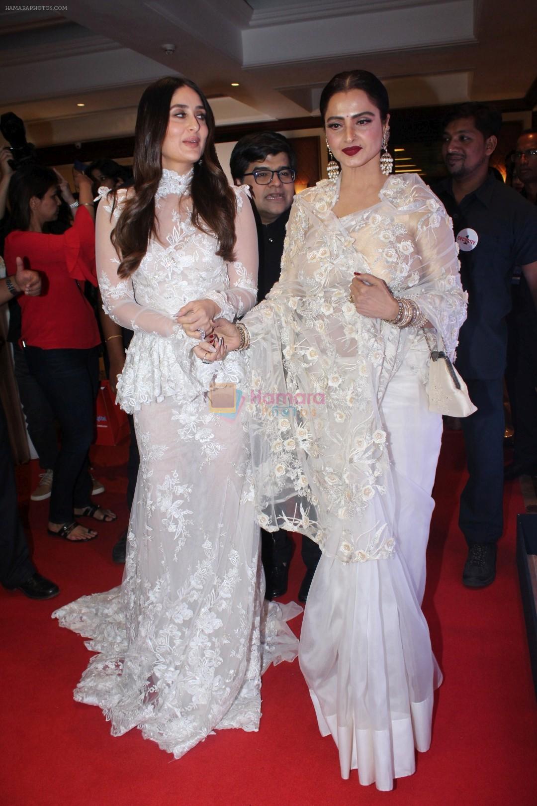 hpse_fullsize__1071549207_Kareena Kapoor, Rekha at the Red Carpet Of Filmfare Glamour  Style Awards on 1st Dec 2017 (413)_5a22478ed62ed.JPG