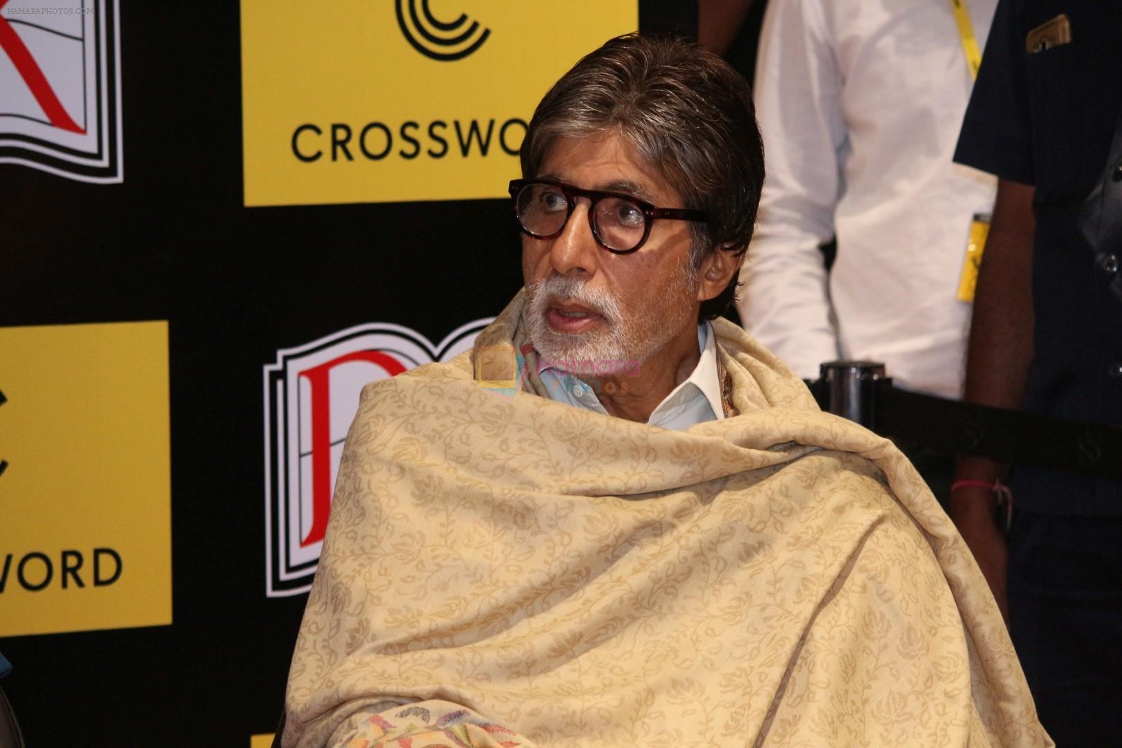 hpse_fullsize__2242527354_Amitabh Bachchan at the Launch Of Bollywood The Book on 2nd Dec 2017 (11)_5a23978b7fc12.JPG