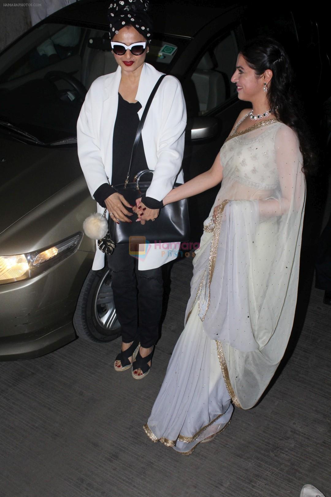 hpse_fullsize__337524144_Rekha, Divya Khosla Kumar at the Special Screening Of Short Film Bulbul on 11th Dec 2017 (53)_5a2f6c70619e5.JPG