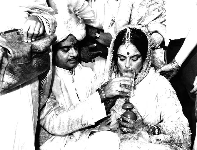 Poonam-Sinha-Shatrughan-Sinha-wedding-pic.jpg