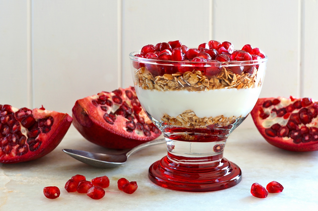 Muesli_Pomegranate_Grain_542866_1280x853.jpg