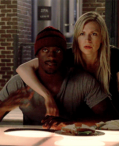 511 tumblr_nk8yp4JlIu1u64coeo4_r2_250 2.gif