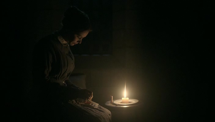 s01e01_Part.1[(060170)07-00-31].PNG