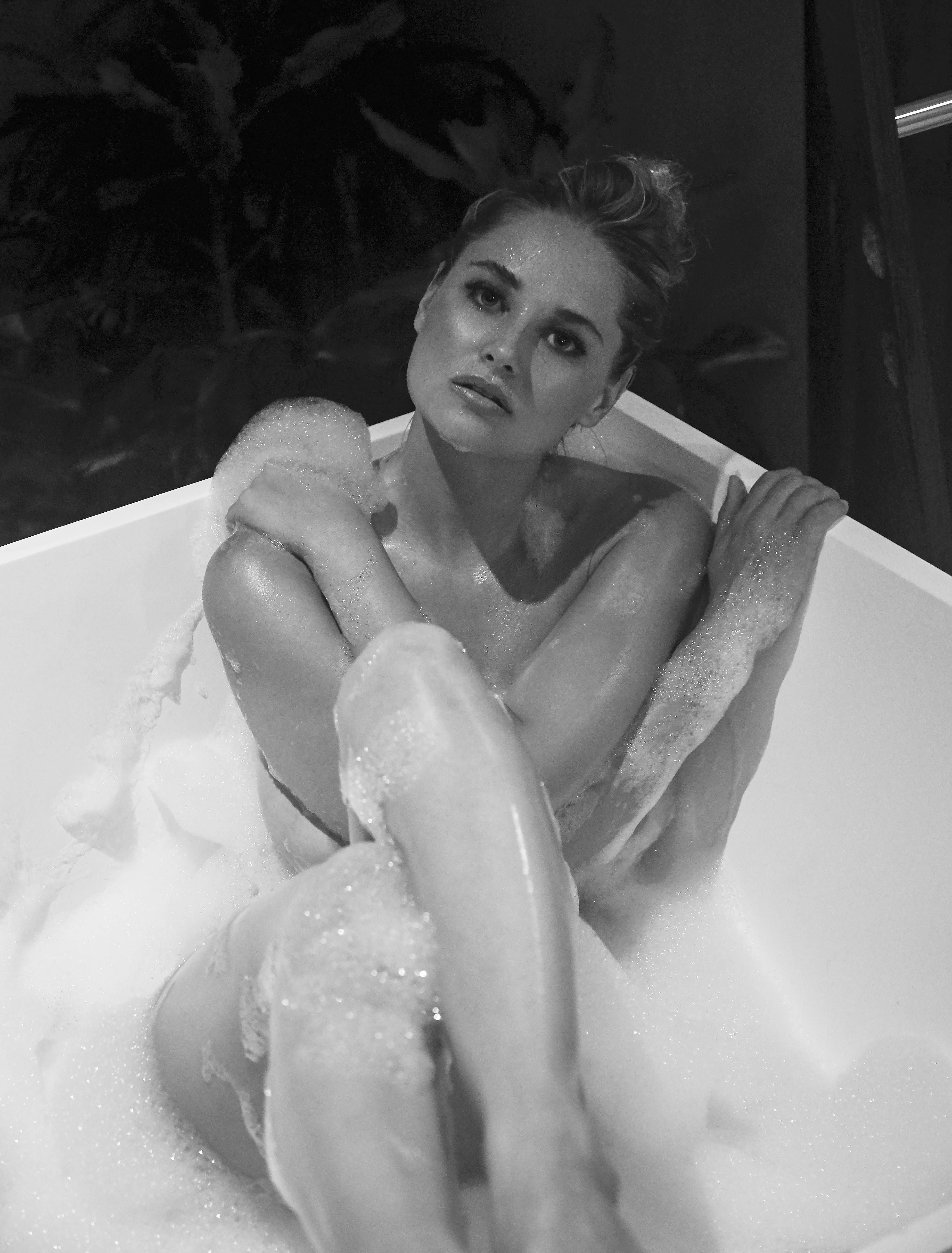 Genevieve morton bathtub series - 🧡 OJMrC6N.jpg ImageBan.ru - Надёжный фот...