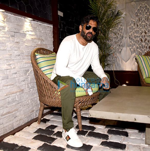 Suniel-Shetty-graces-the-Ace-Tech-Exhibition-in-Goregaon-4.jpg
