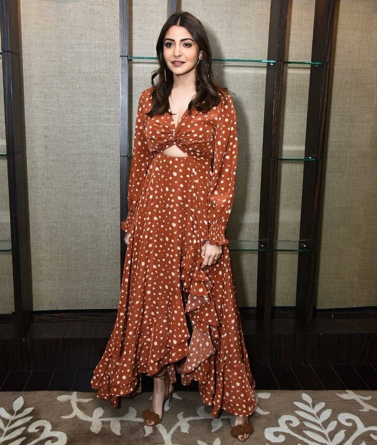 2 anushka (2).jpg