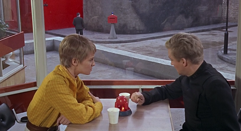 Fahrenheit_451_1966_MVO_ORT_Original_Eng_Sub_Rus_Eng.BDRip-AVC_by_Indigo-child.mkv_snapshot_00.44.57_[2019.04.04_21.30.4.png