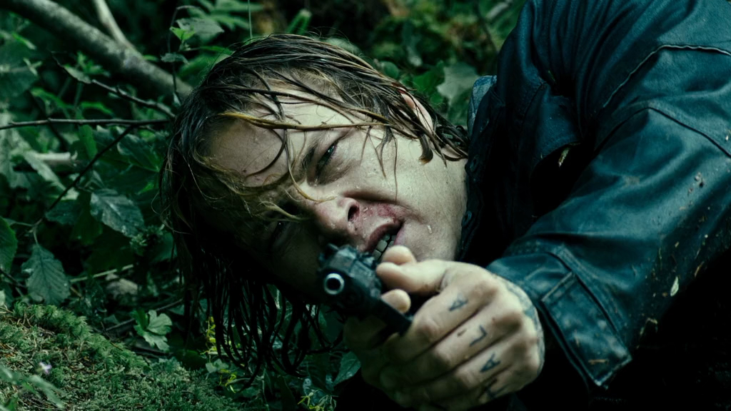 На гребне волны_(2015)_WEB_DLRIP-AVC_O.M_[-=DoMiNo=-].mkv_20190509_193547.507.png