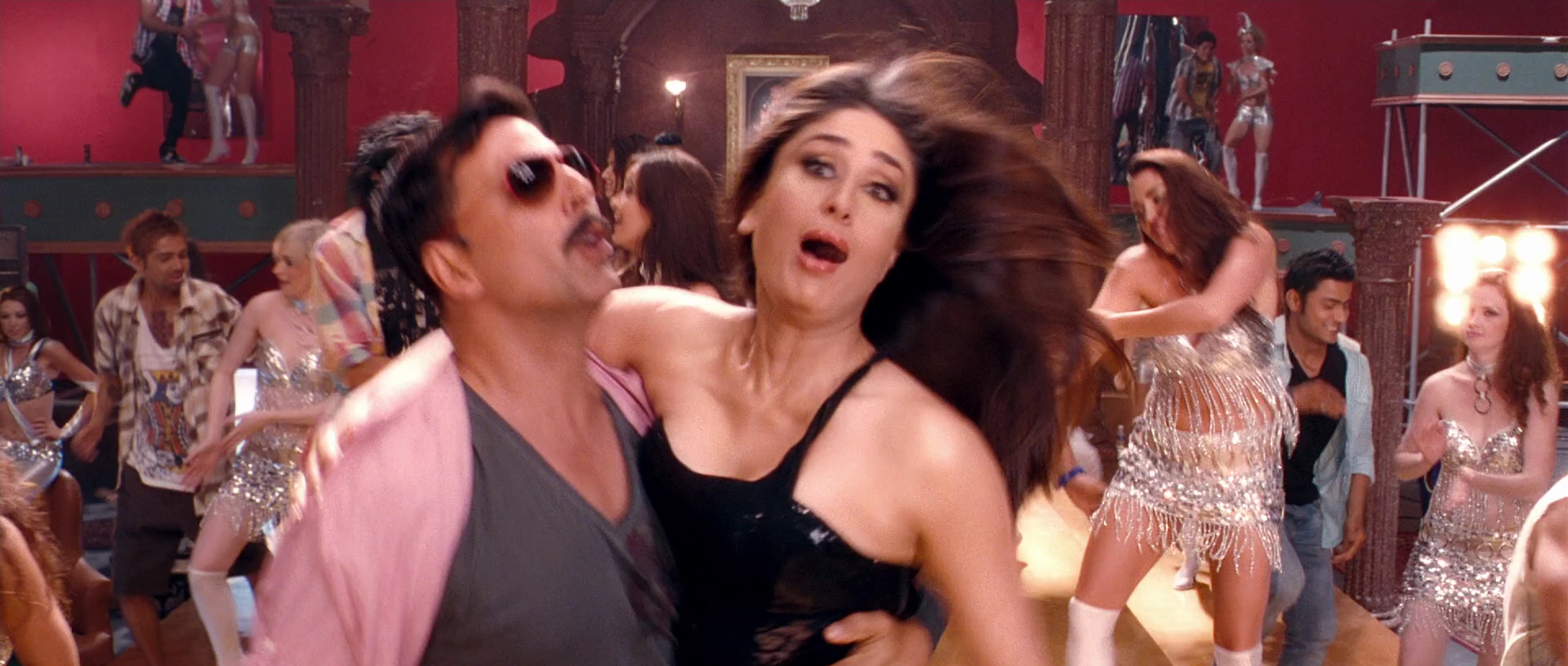 2012 - Rowdy Rathore -1- Chinta Ta Ta Chita Chita_1080p_sub.mkv7622.jpg