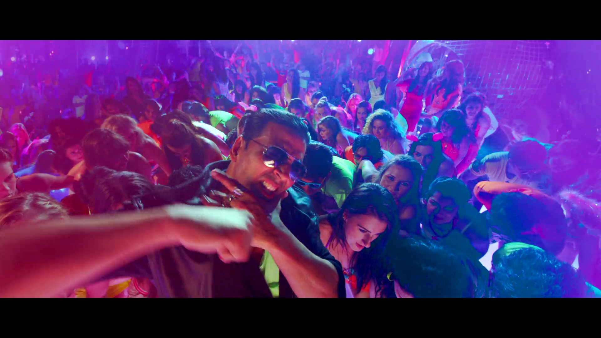 2013 - Boss -5- Party All Night_1080p_sub.mkv10632.jpg