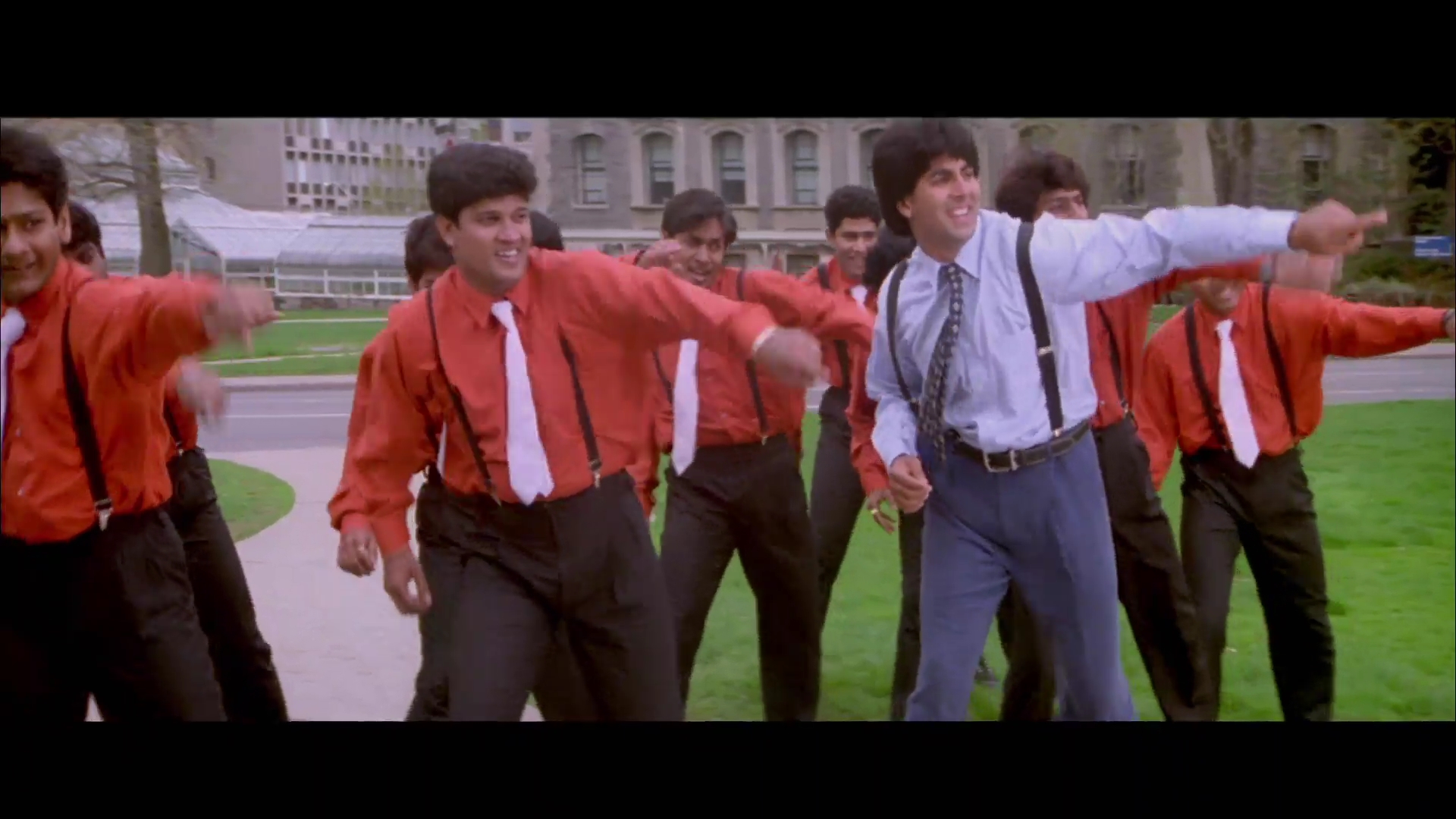 1997 - Mr. and Mrs. Khiladi -6- Jab Naukari Milegi_1080p_sub.mkv3263.jpg