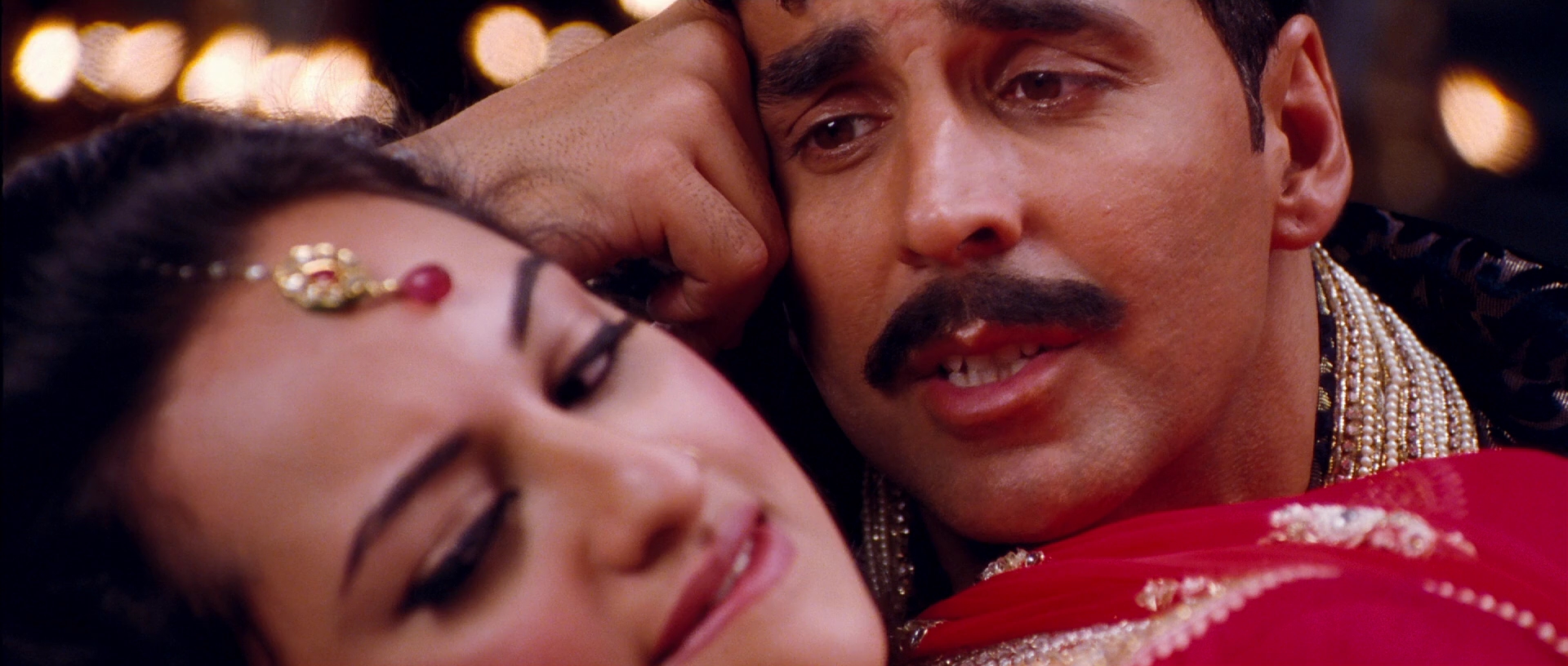 2012 - Rowdy Rathore -2- Chamak Challo Chel Chabeli_1080p_sub.mkv8237.jpg