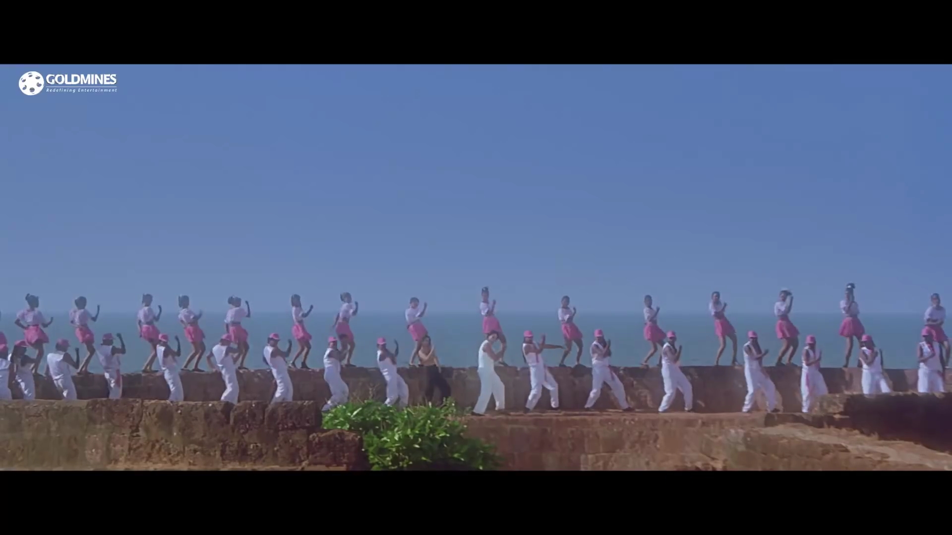 1997 - Daava -3- Ru Tu Tu Tu Dil Mein Hai Tu_1080p.mkv1516.jpg