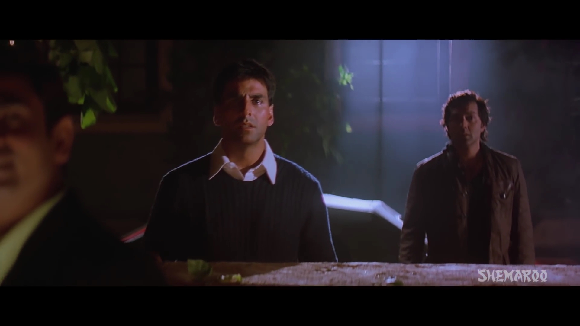 2005 - Dosti -4- Ishq Na Ishq Ho Kisi_1080p.mkv0476.jpg