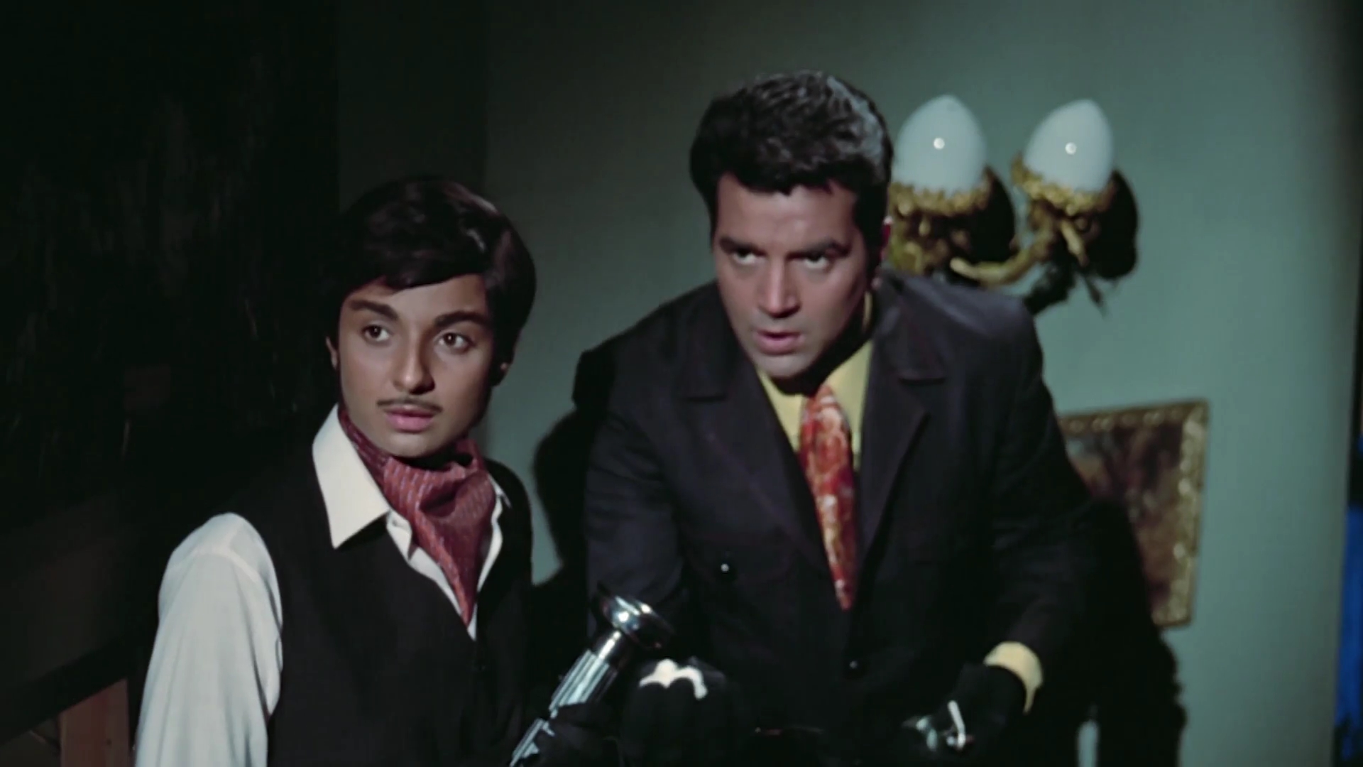 Do.Chor.1972.WEBHDRip.1080p.AVC[(069423)17-51-55].JPG