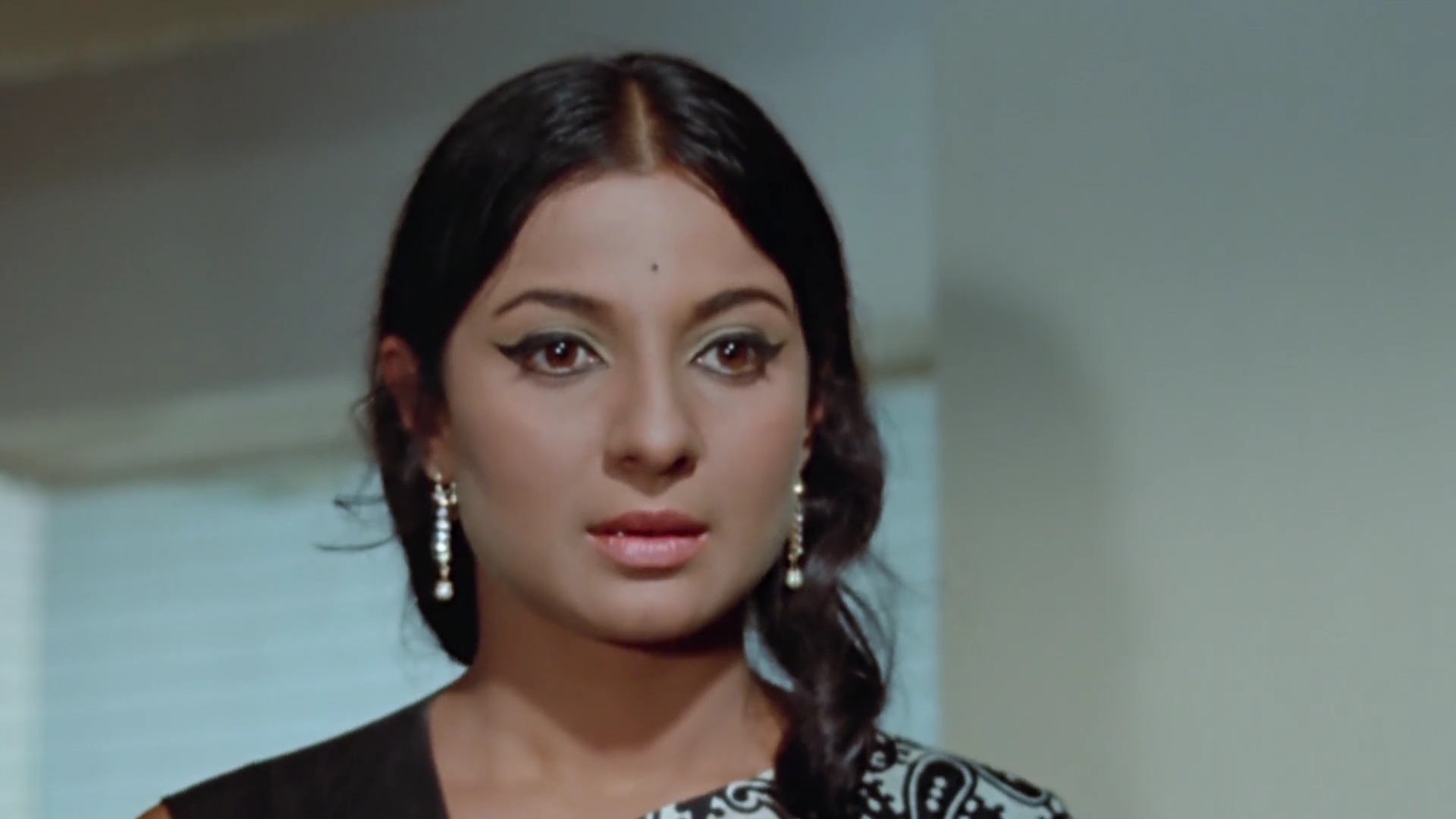 Do.Chor.1972.WEBHDRip.1080p.AVC[(089476)17-52-10].JPG