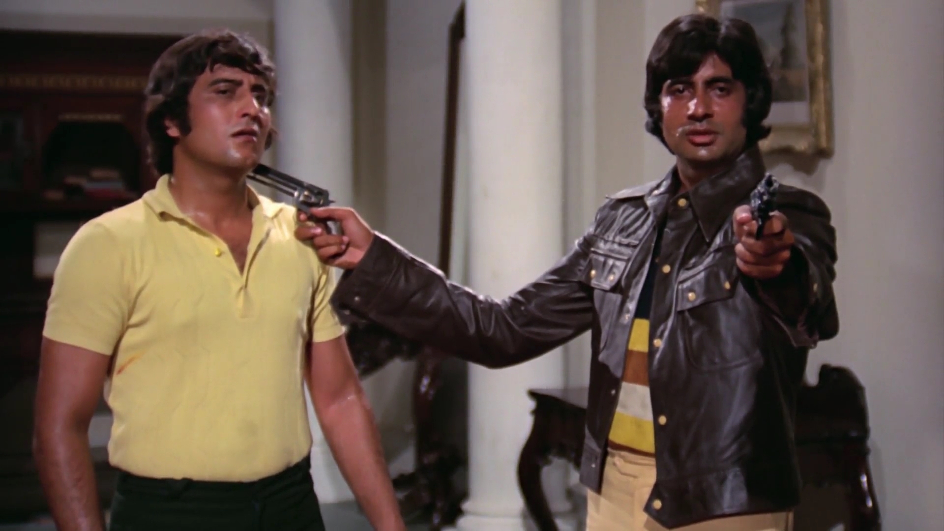 Hera Pheri.1976.1080p.WEB-DL.AVC.AAC.ESub.DDR.mp43091.jpg