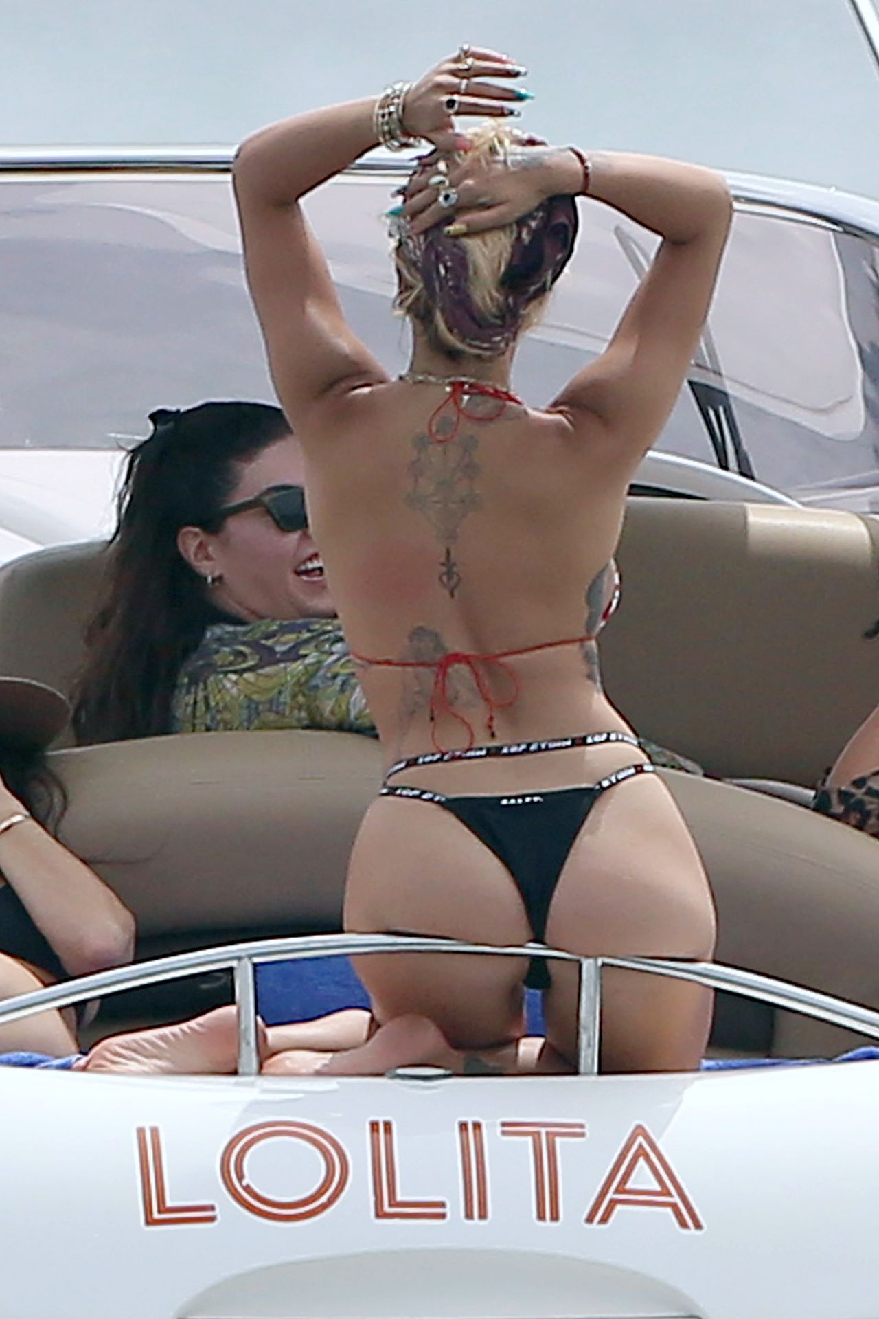 Rita Sahatciu Ora Sexy