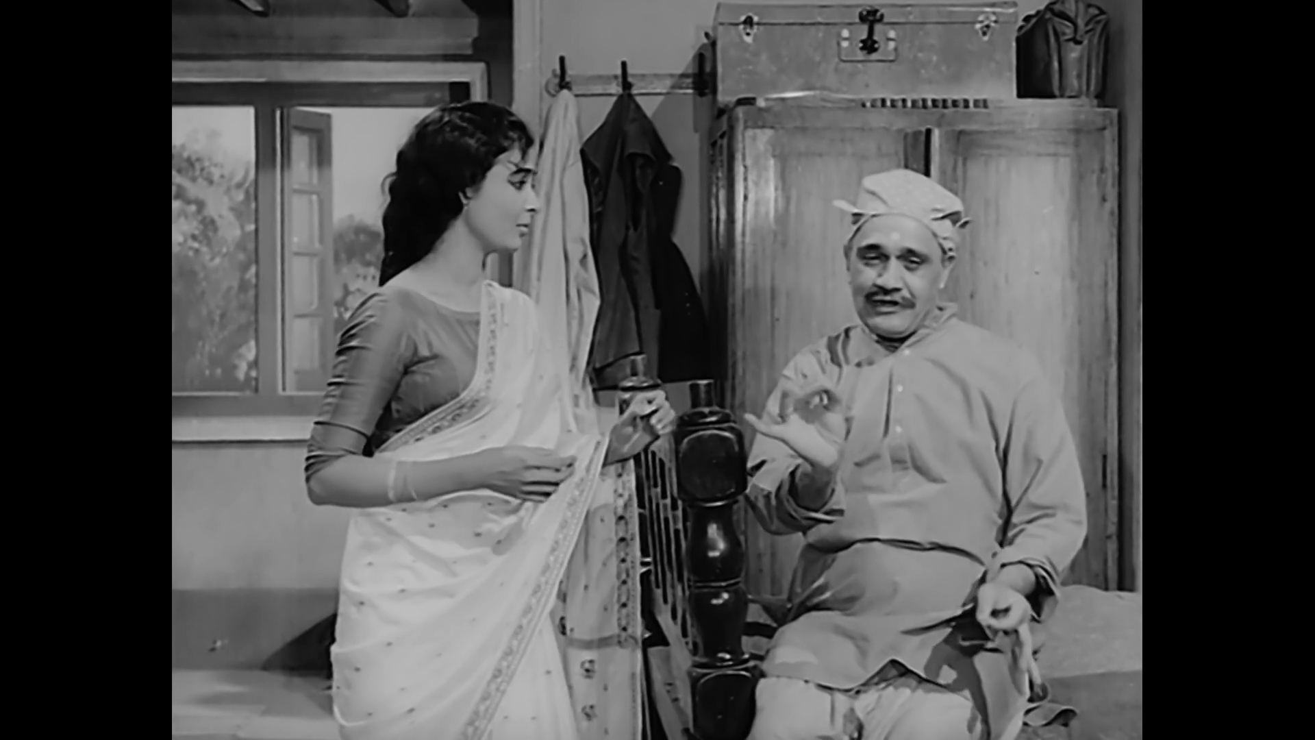 Watch Aap Ki Parchhaiyan (1964) Hindi Drama Full Movie Online Free in HD _ ZEE5 (1)[(022139)01-08-52].JPG