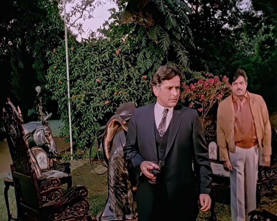 Bhavani.Junction.1985.WebHDRip.720p.AVC[(052185)04-26-27].JPG