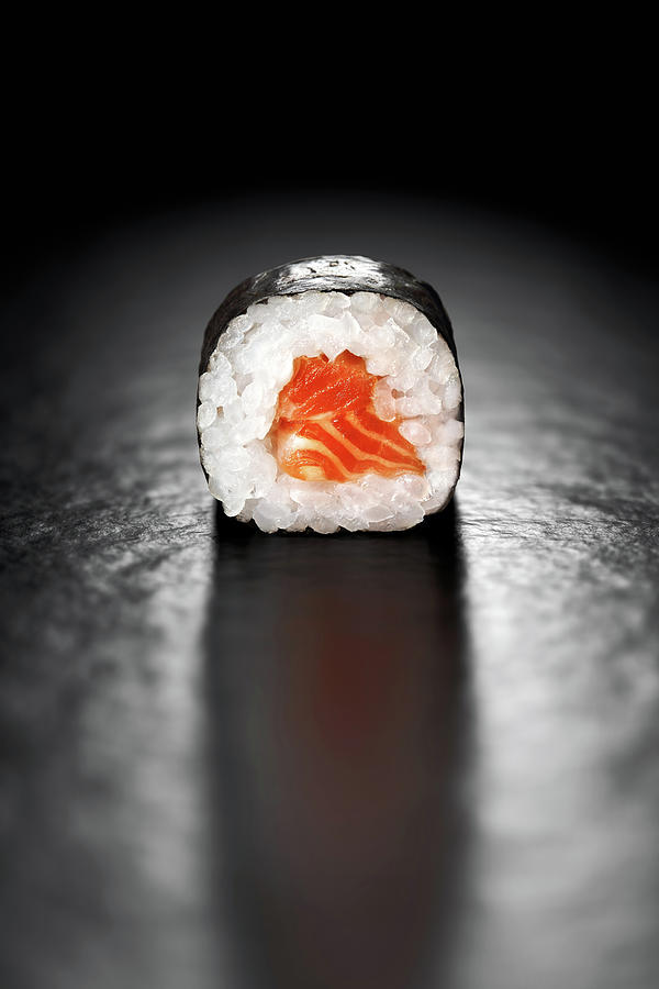 maki-sushi-roll-with-salmon-johan-swanepoel.jpg