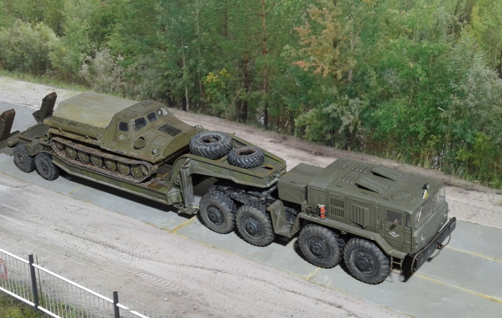 Тягачи МАЗ 537г