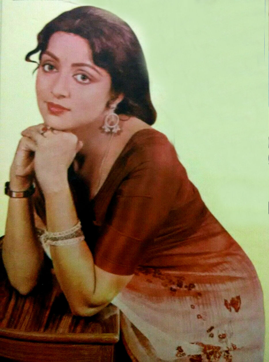 Star-Style-Apr-1980-Reena-Hema-Moushumi-_57 (3).jpg