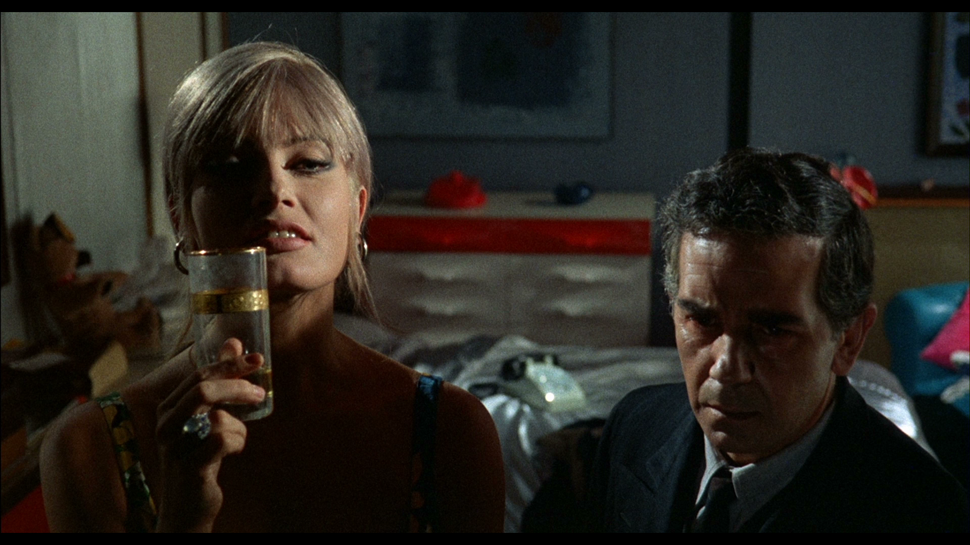 Una.sull'altra.1969.Le.chat.qui.fume.BDRemux.1080p[(093353)17-11-26].PNG