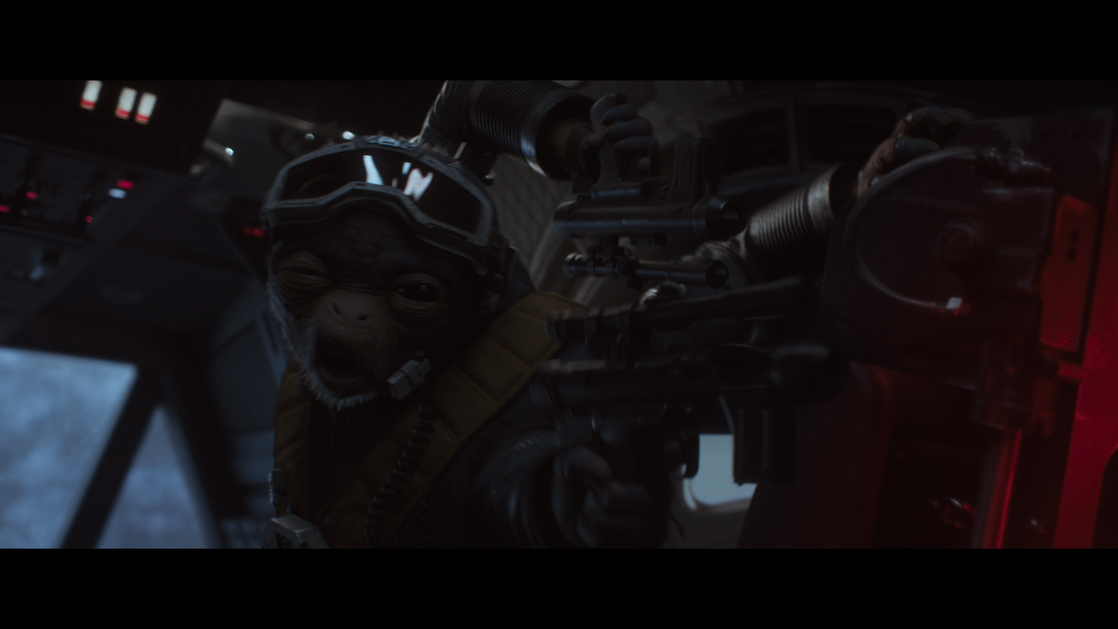 Solo.A.Star.Wars.Story.2018.UHD.BDRemux.2160p.HDR.DoVi.HYBRID.P8.by.DVT.mkv_snapshot_00.34.13_[2021.11.25_18.27.14].png