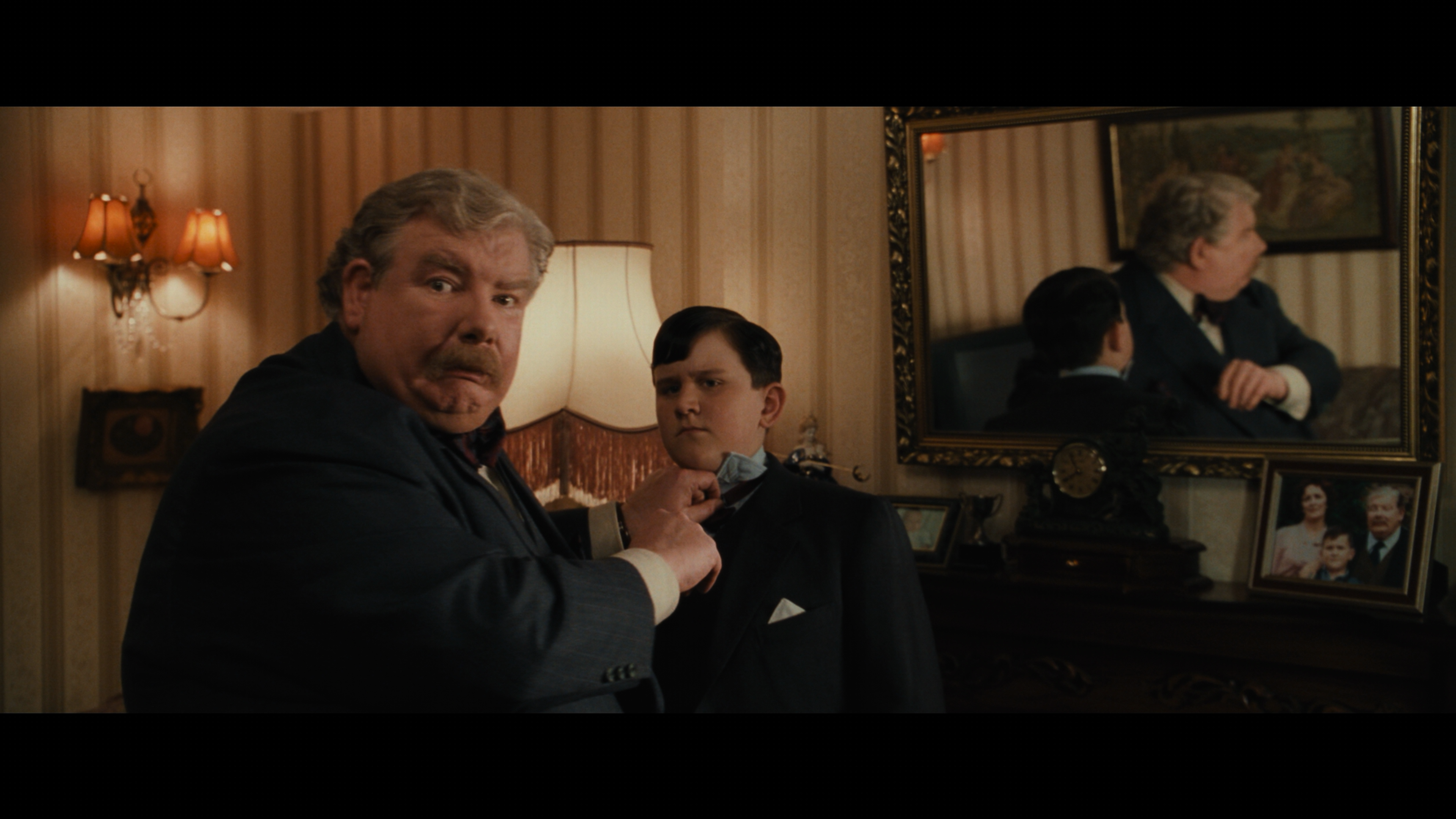 Harry.Potter.and.the.Chamber.of.Secrets.2002.2160p.UHD.BDRemux.DTSX.7.1.P8.HYBRID.DoVi-DVT.mkv_000146.251.png