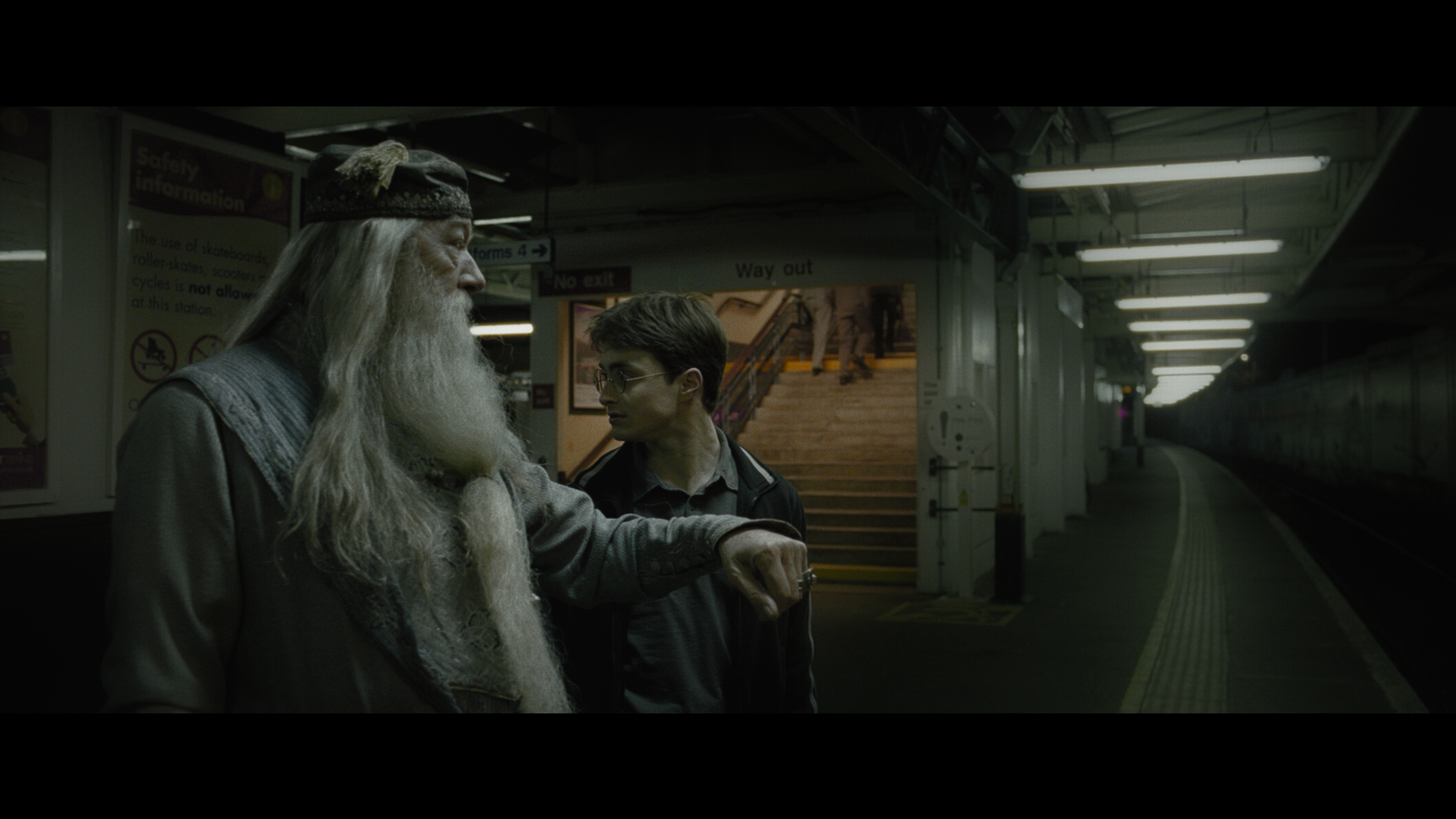 Harry.Potter.and.the.Half-Blood.Prince.2009.2160p.UHD.BDRemux.DTSX.7.1.P8.HYBRID.DoVi-DVT.mkv_000459.023.png