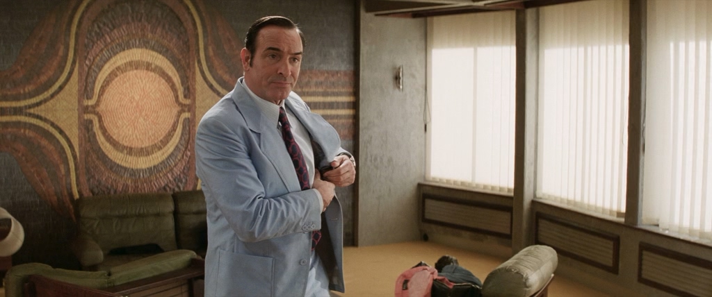 OSS 117.Alerte rouge en Afrique noire.2021.DUB.IVI.BDRip-AVC.[wolf1245.ExKinoRay].mkv_20220220_125129.336.jpg