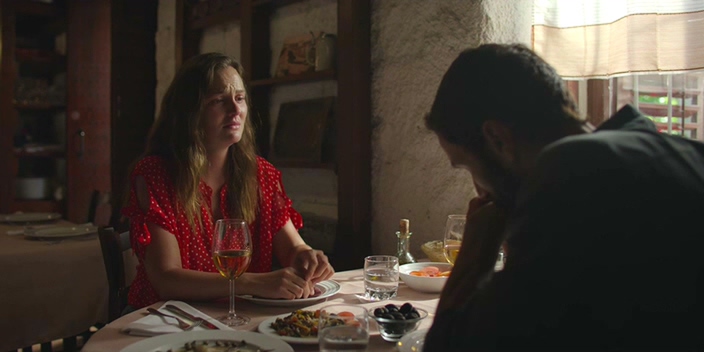      / The Weekend Away (2022) WEB-DLRip | Netflix (    )