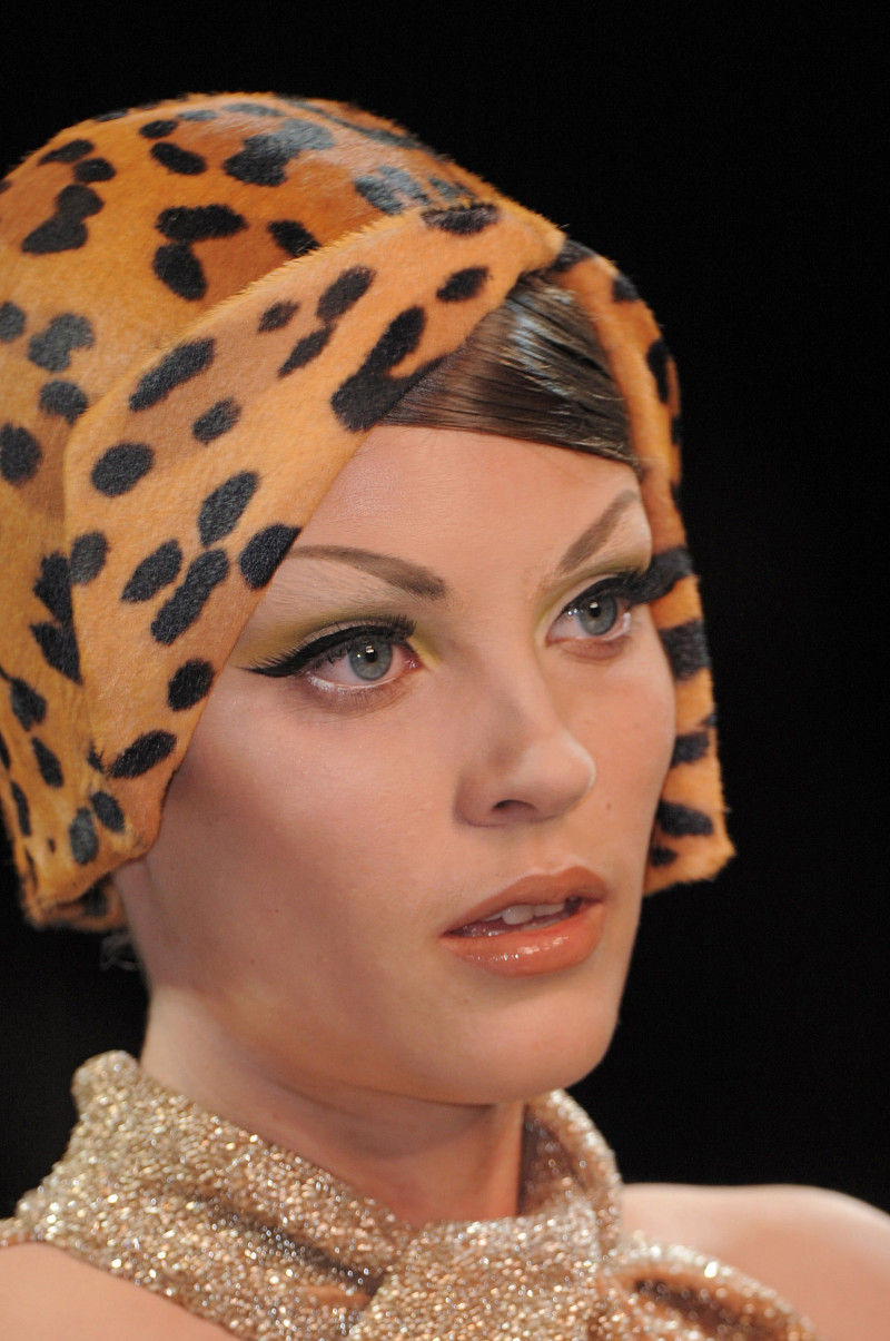 christian-dior-fall-2008-couture-details-00290h-alison-nix.jpg