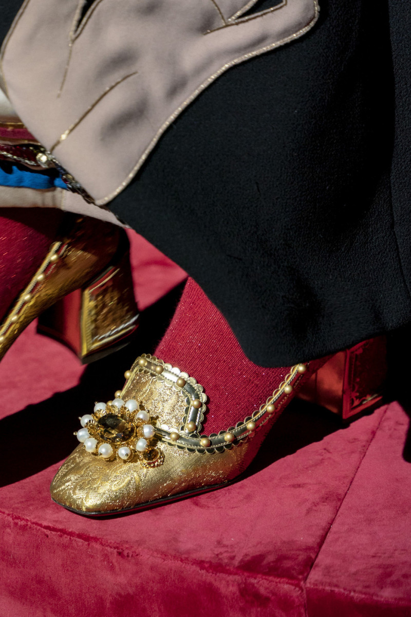 Dolce+Gabbana+Fall+2019+Details+D50AKeZ00Ztx.jpg