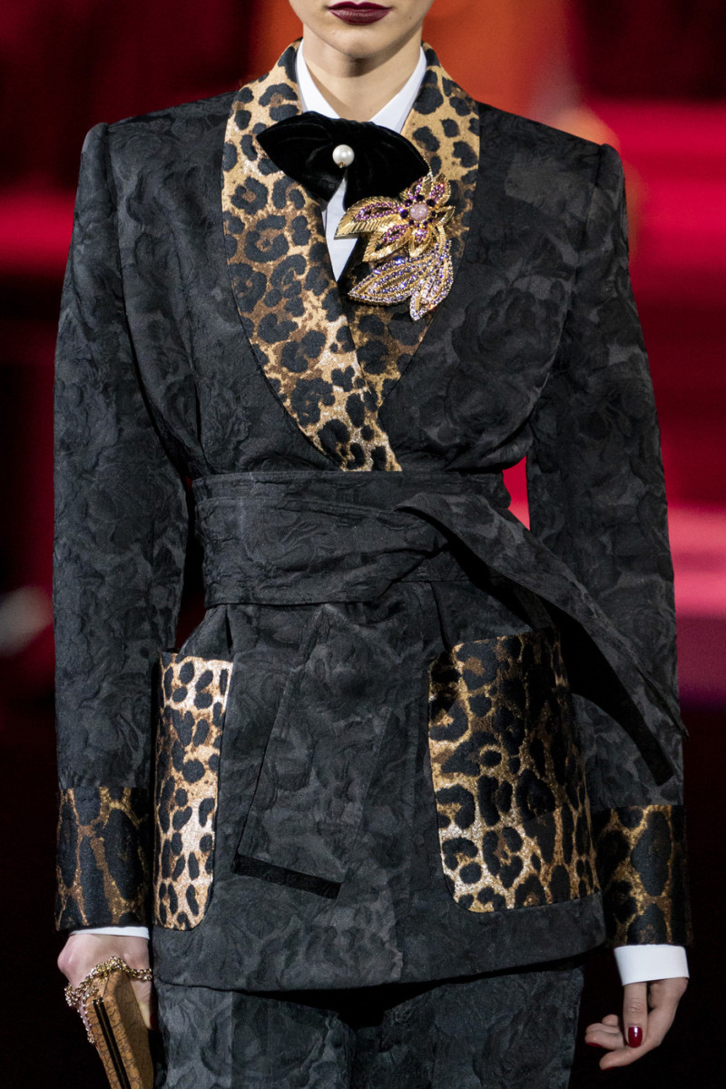 Dolce+Gabbana+Fall+2019+Details+75NtpHCYgUAx.jpg