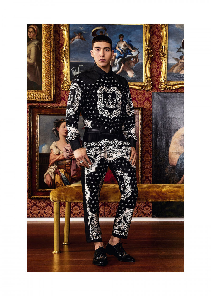 dolce-and-gabbana-summer-2020-man-collection-1381.jpg