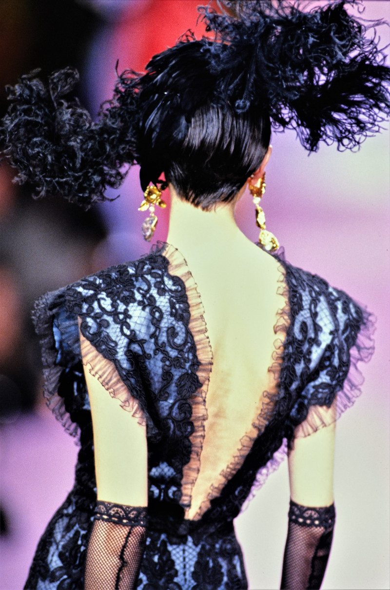 036-christian-lacroix-spring-1994-couture-CN10056727.jpg