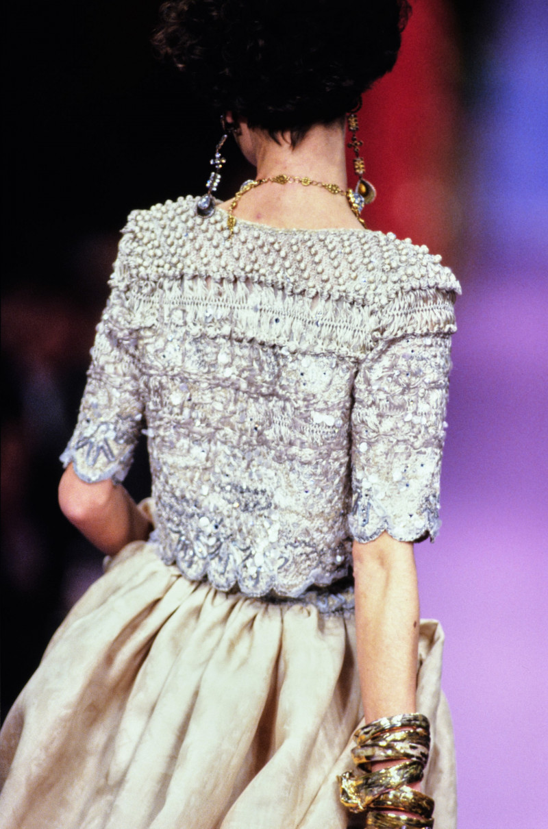 045-christian-lacroix-spring-1994-couture-CN10056715.jpg