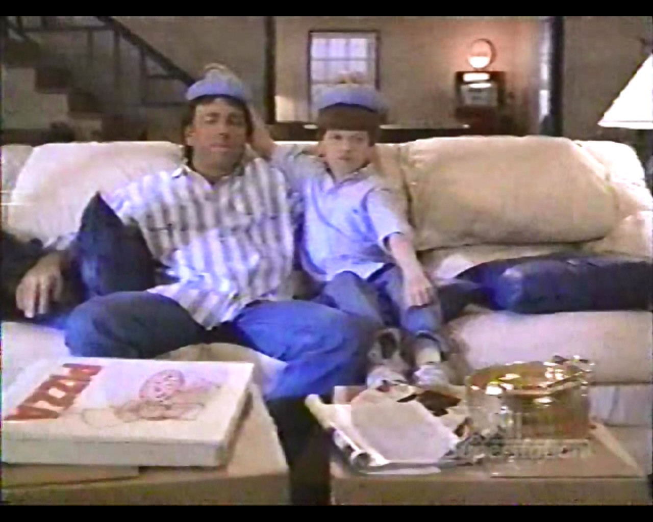 Персонажи Бен Хили и Джуниор из фильма Трудный ребёнок 2 вырезанная сцена.