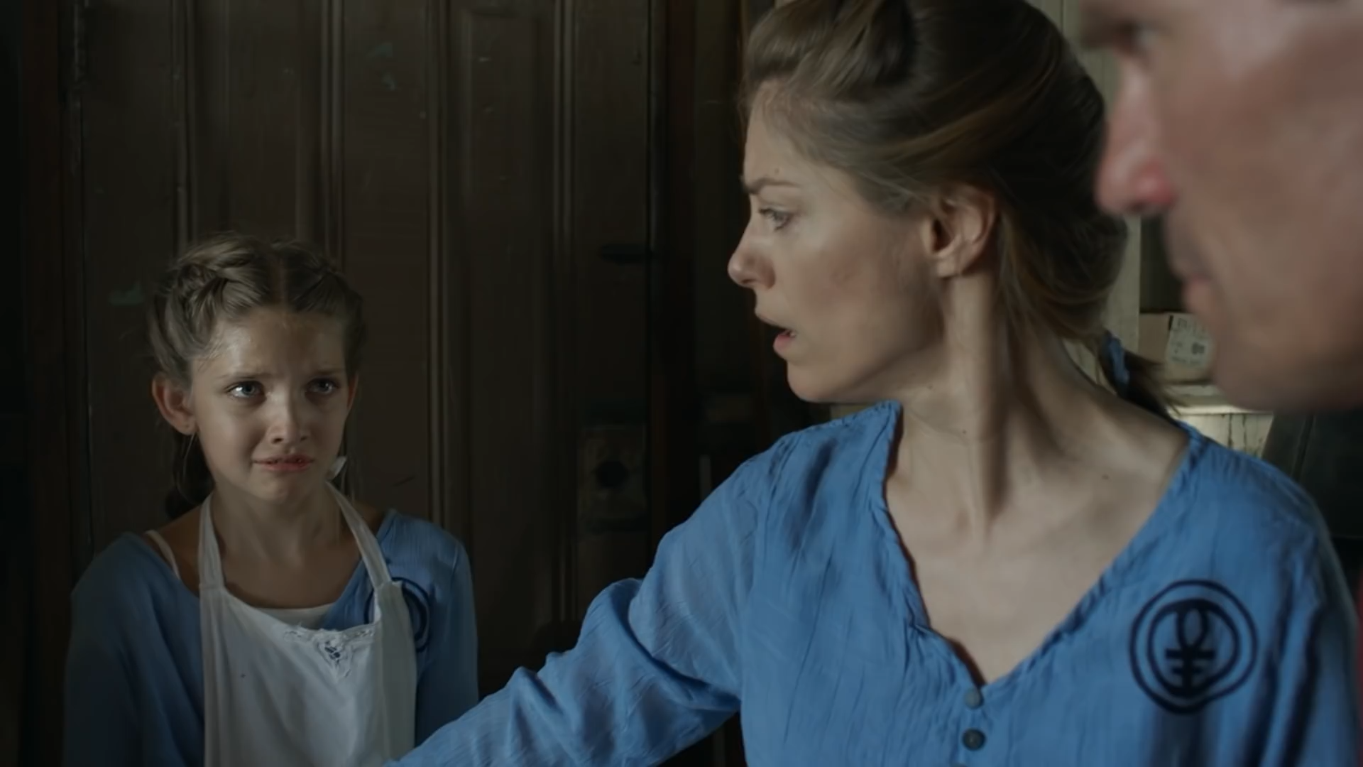 The Door in the Woods 2018 WEB-DL 1080p.mkv_snapshot_08.02.png