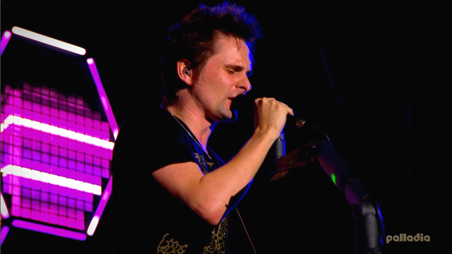 MUSE - Rock Am Ring 2010 (MTV World Stage) - PLDHD [1080i].ts_20220722_170657.625.png