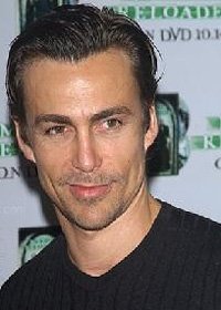 Дэниэл Бернхард