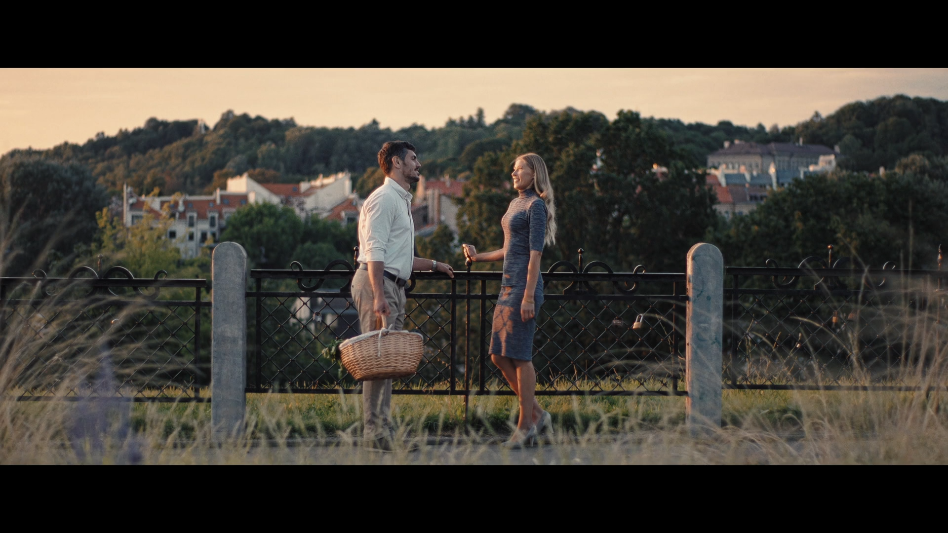 Man.For.Money.2021.WEB-DL.1080p.ExKinoRay.mkv_snapshot_01.00.58.png
