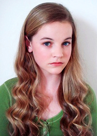 Иззи Мейкл-Смолл