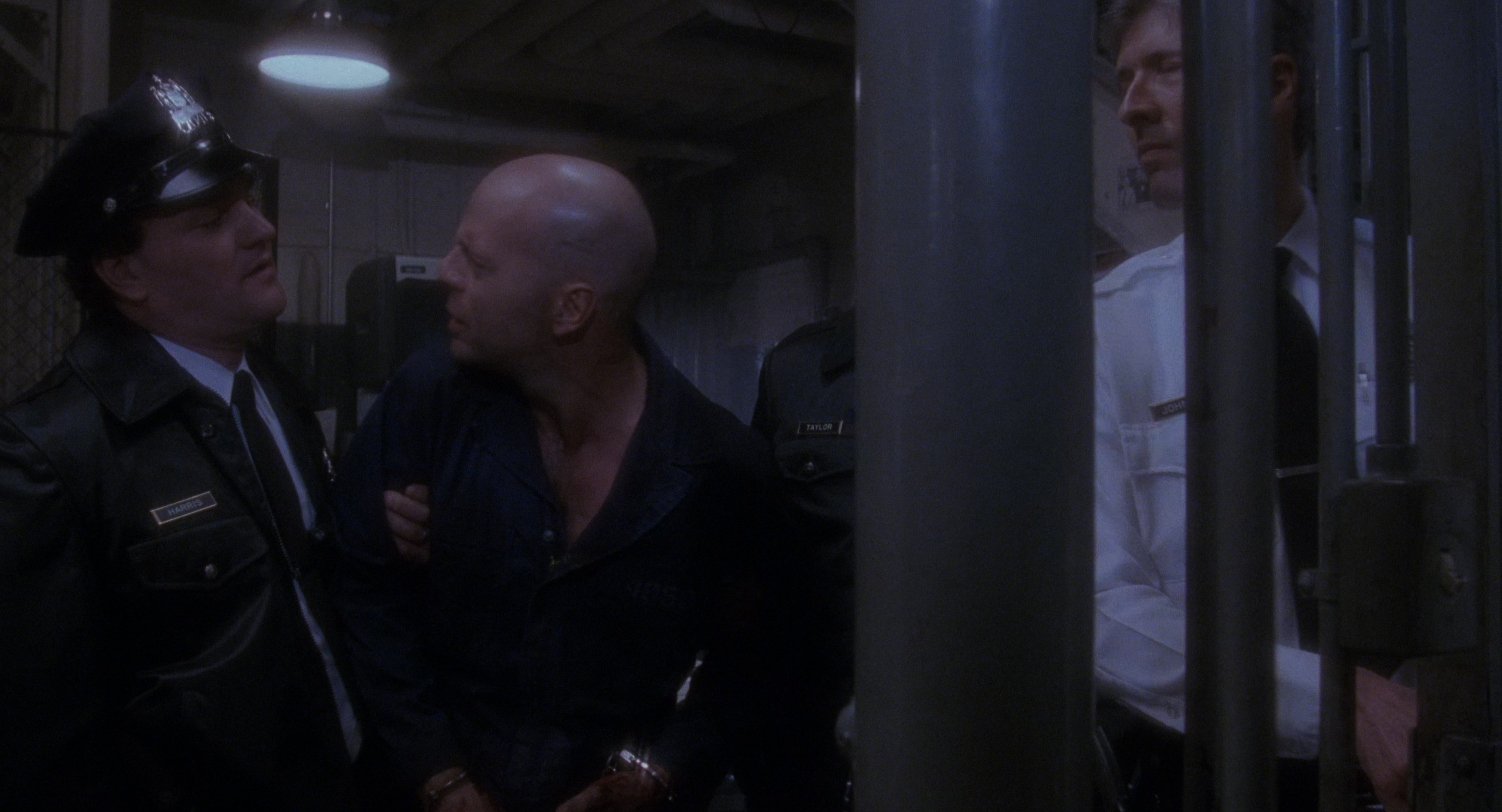 12 обезьян (12 Monkeys) 1995.mkv_snapshot_00.15.30.930.jpg