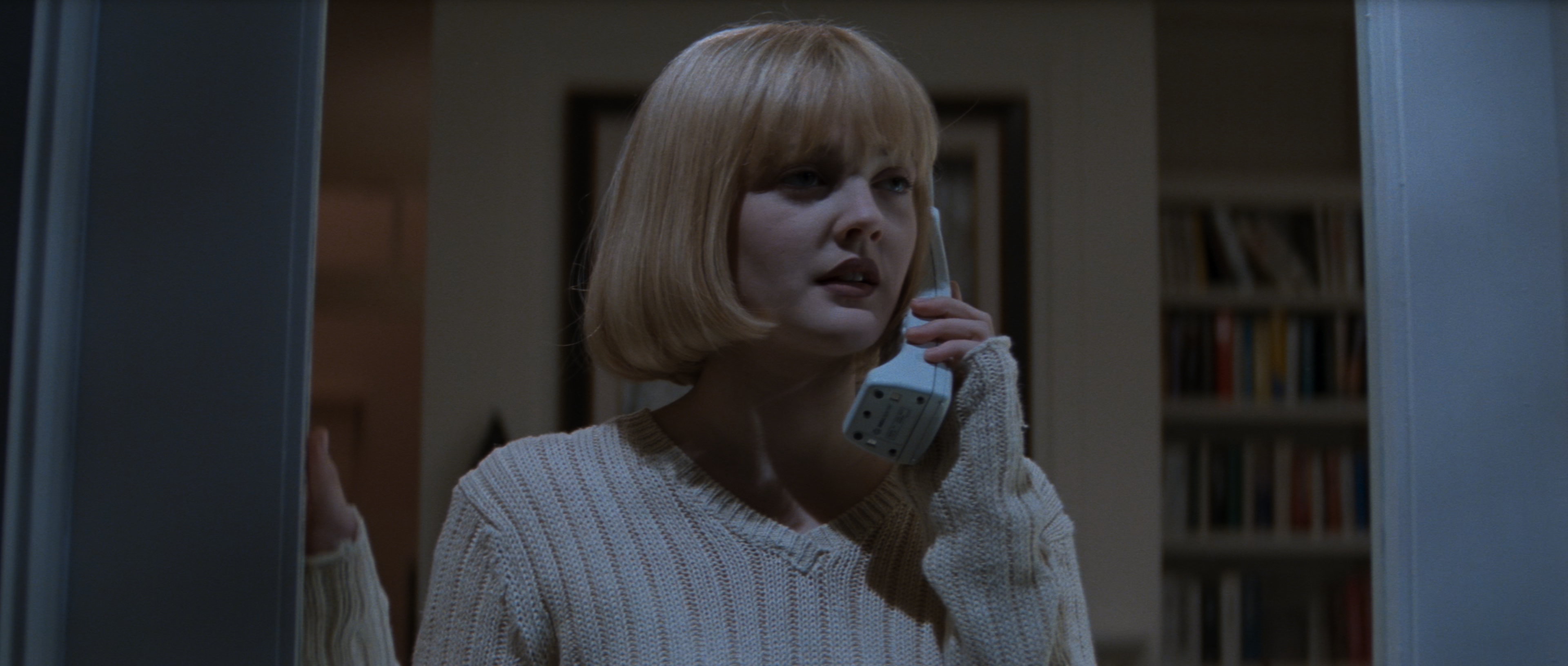 Крик (Scream) 1996.mkv_snapshot_00.02.51.353.jpg