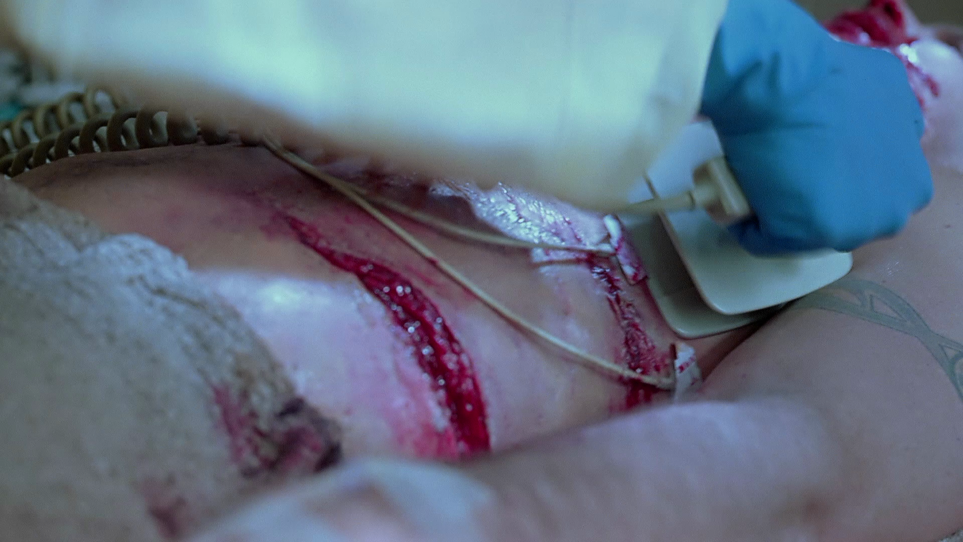 Timeline.2003.Gaga.Communications.BDRemux.1080p.Open.Matte.mkv_20230219_122624.309.png