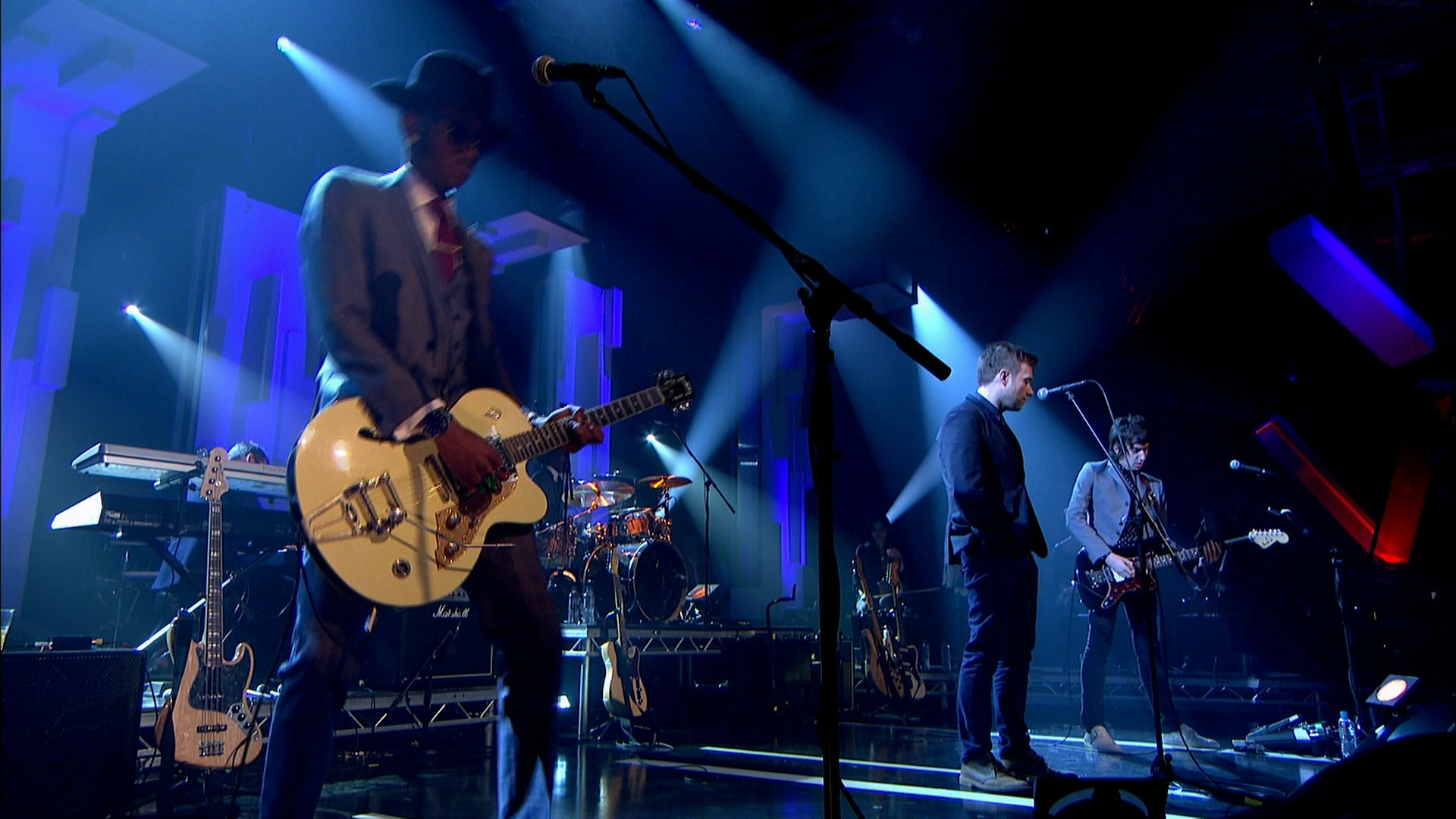 Later... Live with Jools Holland - Series 44 Episode 3 Full (2014).ts_20230312_205109.283.png